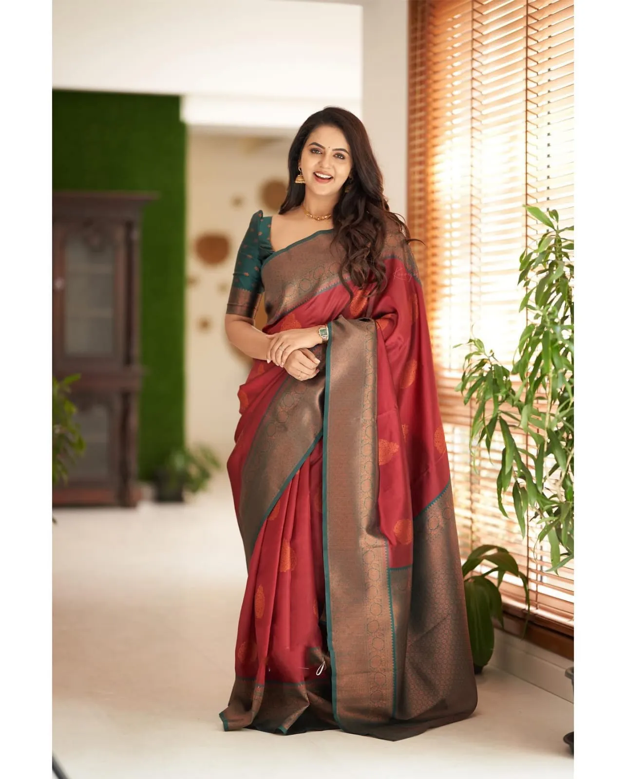 Artistic Maroon Soft Silk Saree With Splendorous Blouse Piece