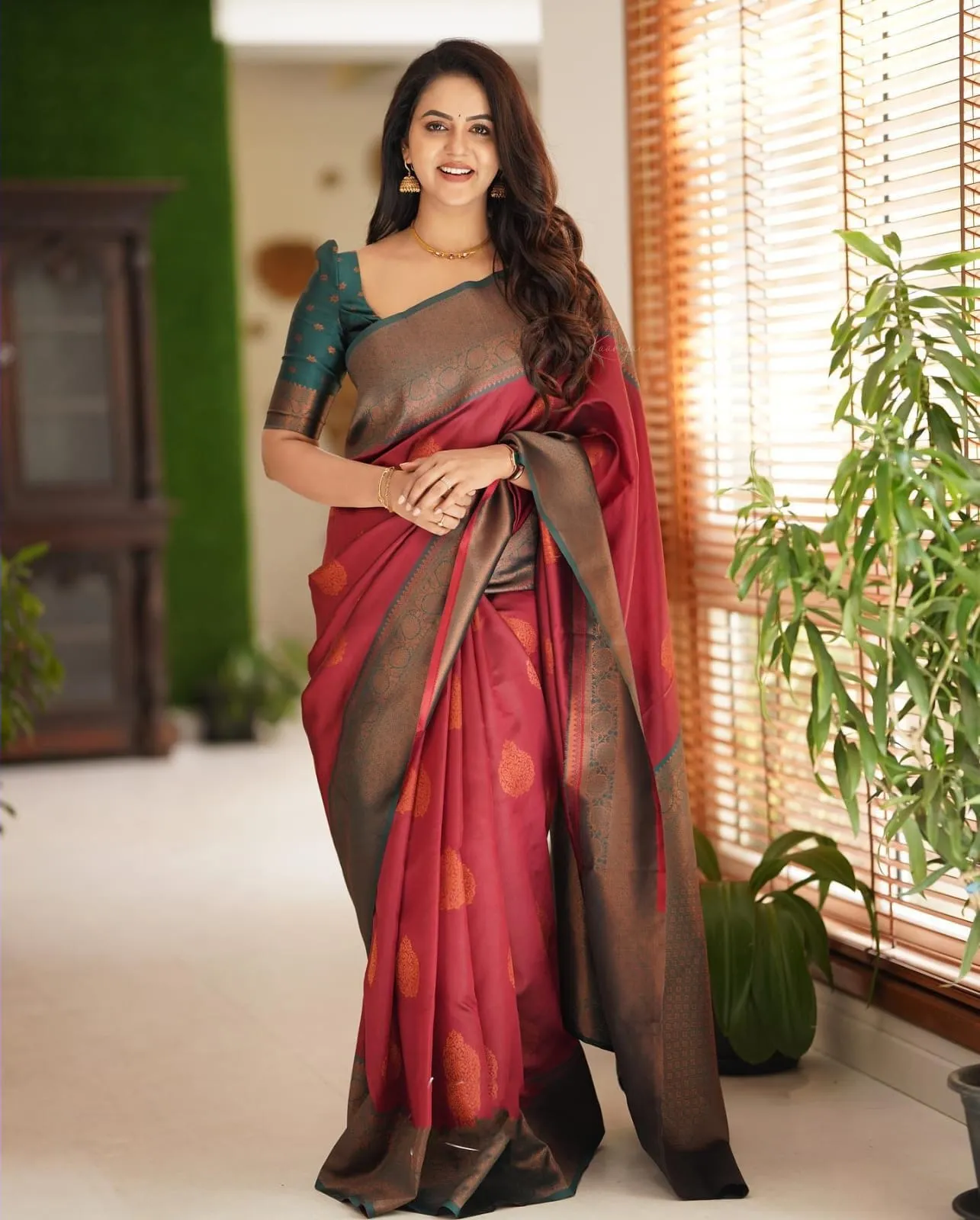 Artistic Maroon Soft Silk Saree With Splendorous Blouse Piece