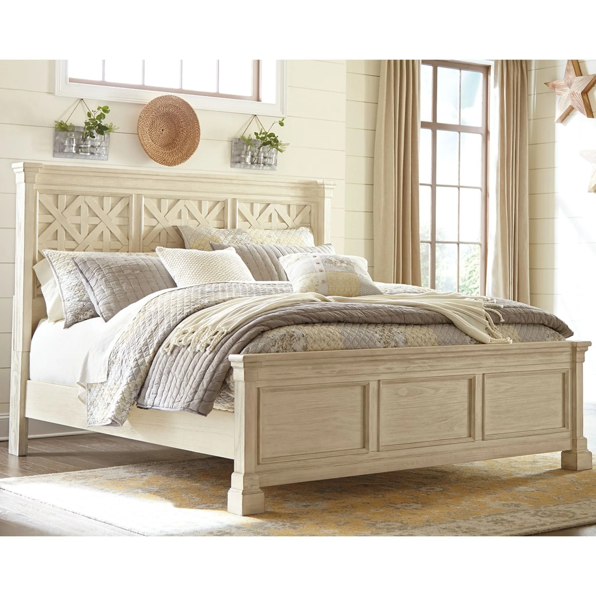 Bolanburg Panel Bed