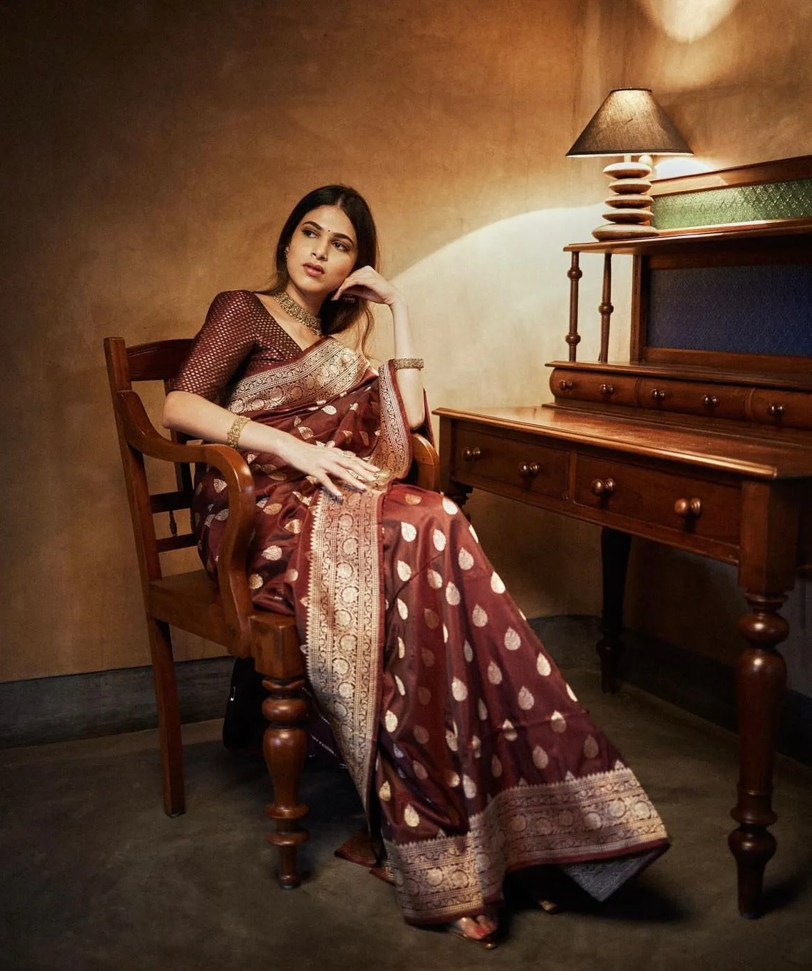 Petrichor Brown Soft Silk Saree With Moiety Blouse Piece