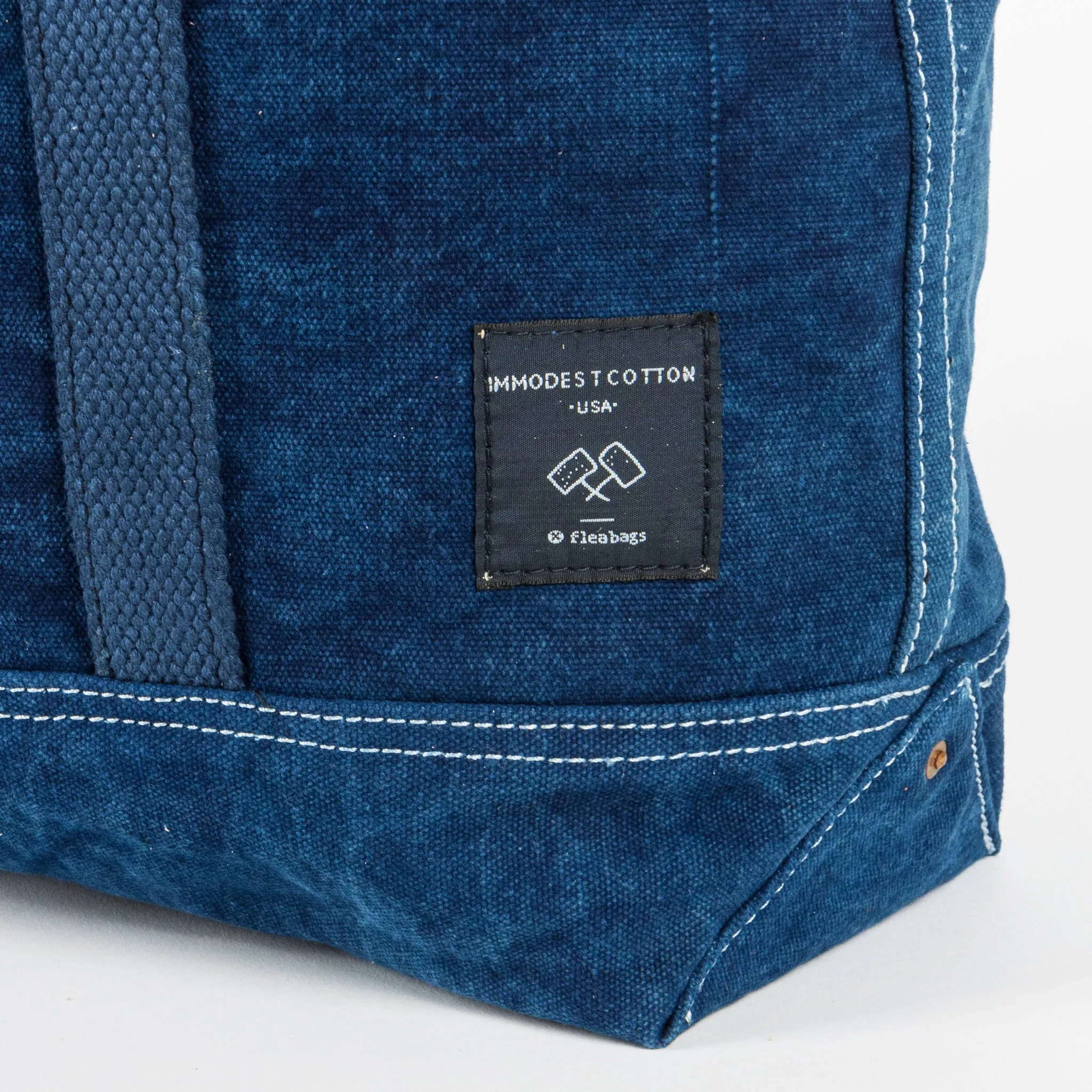 Small East West Tote | Dark indigo